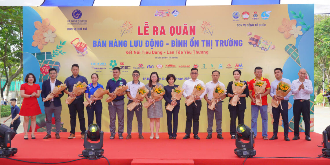 Khởi Đầu Sôi Động Của Chương Trình Bán Hàng Lưu Động – Bình Ổn Thị Trường Tết 2025 Với Lễ Ra Quân Tại Quận 4